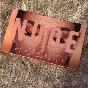 ✊🏼SOLD✊🏼Huda Nude Pallete
